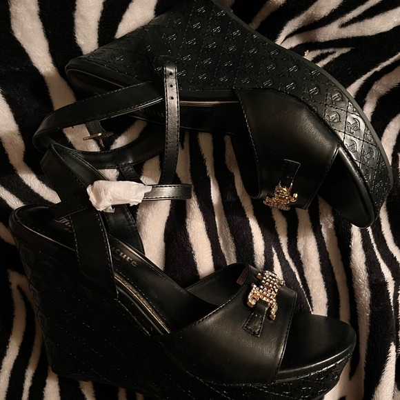 Juicy Couture, New, Black Wedge Sandals, Size 9 - Picture 2 of 11